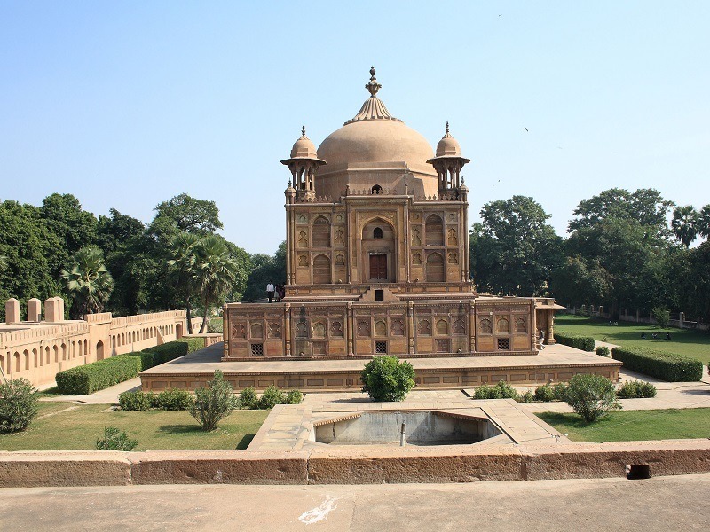 630209249Allahabad_Khusro_Bagh_Main.jpg